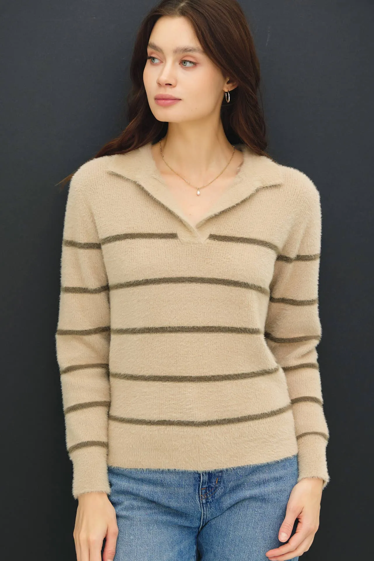 COLLARED FUZZY STRIPED V NECK SWEATER