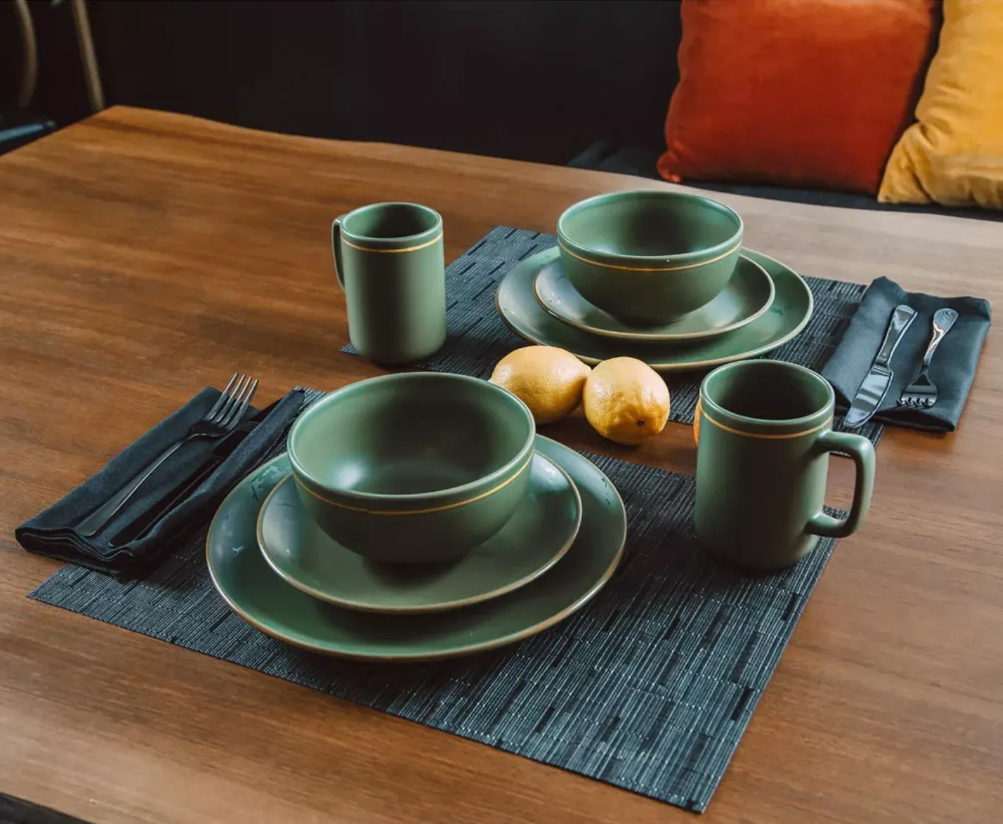 Halo Master Chief 117 Scorcher 8pc Stoneware Dinner Set